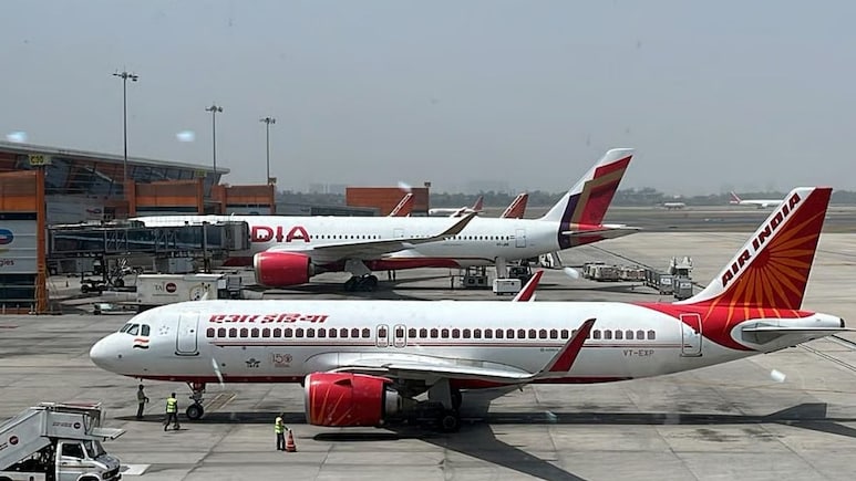 ईरान युद्ध के बीच Air India ने फ्यूल सरचार्ज में किया बदलाव, टिकट कीमतों पर पड़ेगा असर, जानिए किराया कितना बढ़ेगा?