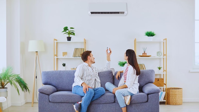 How to Reduce Your AC Bill : AC च्या सेटिंग्जमध्ये करा हा बदल; कुलिंग जबरदस्त अन् विजेचं बिलही येईल कमी!