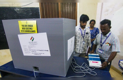 Tamil Nadu Voting Live Updates: तमिनलाडु में विधानसभा चुनाव की वोटिंग शुरू, 5.73 करोड़ वोटर करेंगे 4023 उम्मीदवारों का फैसला