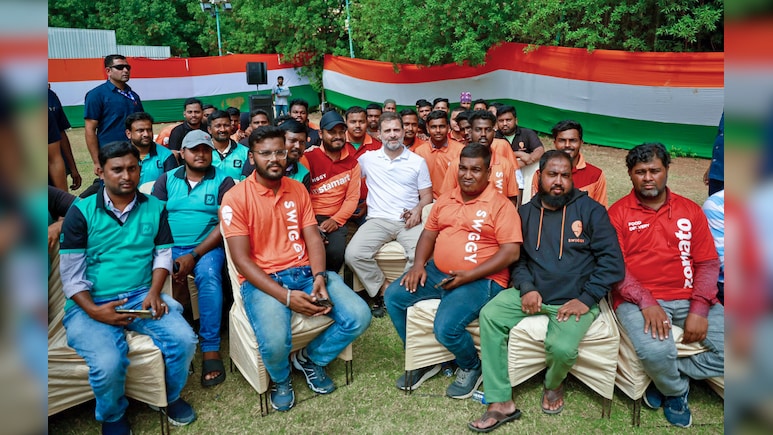 रेस्टिंग सेंटर, अटल कैंटीन में भोजन... दिल्ली सरकार ने गिग वर्कर्स को लेकर क्या-क्या बड़े ऐलान किए