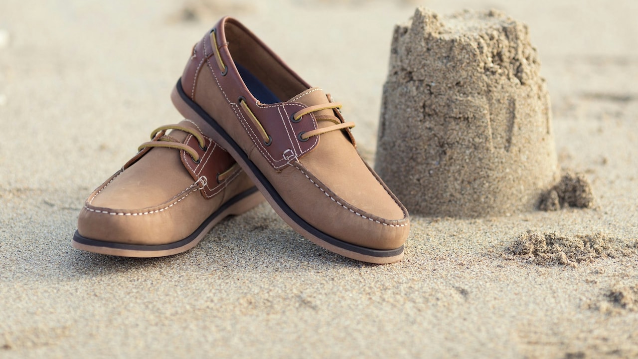 Stylish boat shoes that pair with different outfits easily Stylish boat shoes that pair with different outfits easily