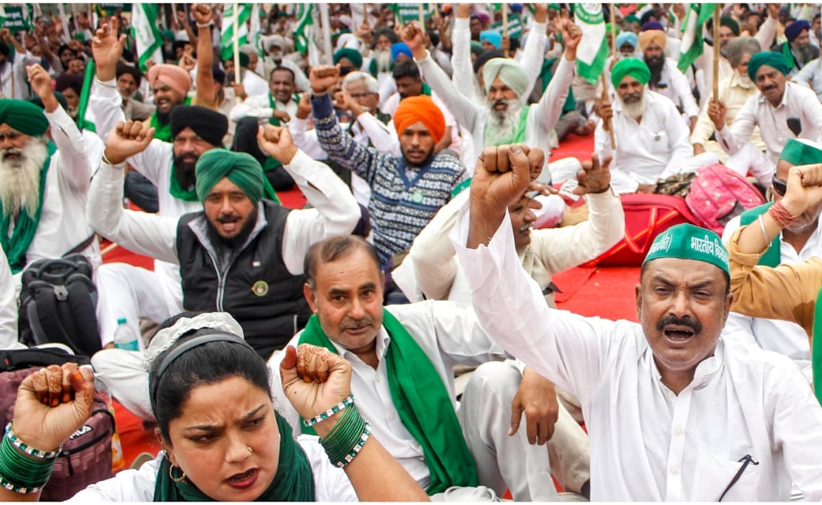 हरियाणा: टोल प्लाजा पर कब्जा...सड़कों पर उतरे किसान, रबी फसल खरीद के नए नियमों पर मचा बवाल