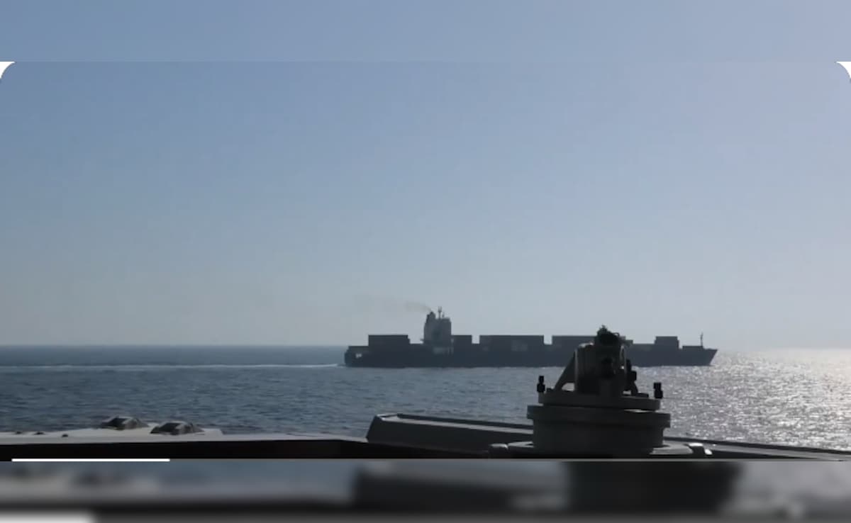 US Releases Dramatic Footage Of Marines Seizing Iranian Ship Touska After 'Crew Ignored Warnings' — Video
