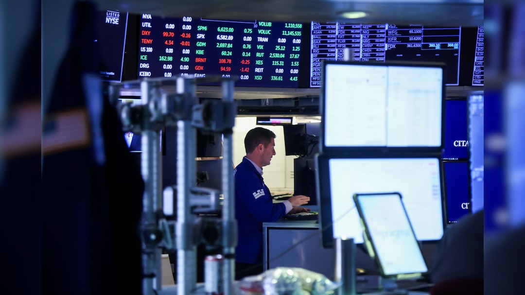 Wall Street Highlights: S&P 500 Notches Longest Winning Run Since October