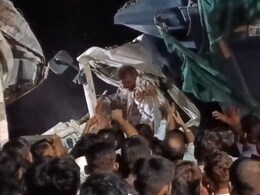 नागौर में बस और गिट्टी से भरे डंपर में भीषण टक्कर, केबिन में फंस गया चालक; हाईवे पर 1KM लंबा जाम