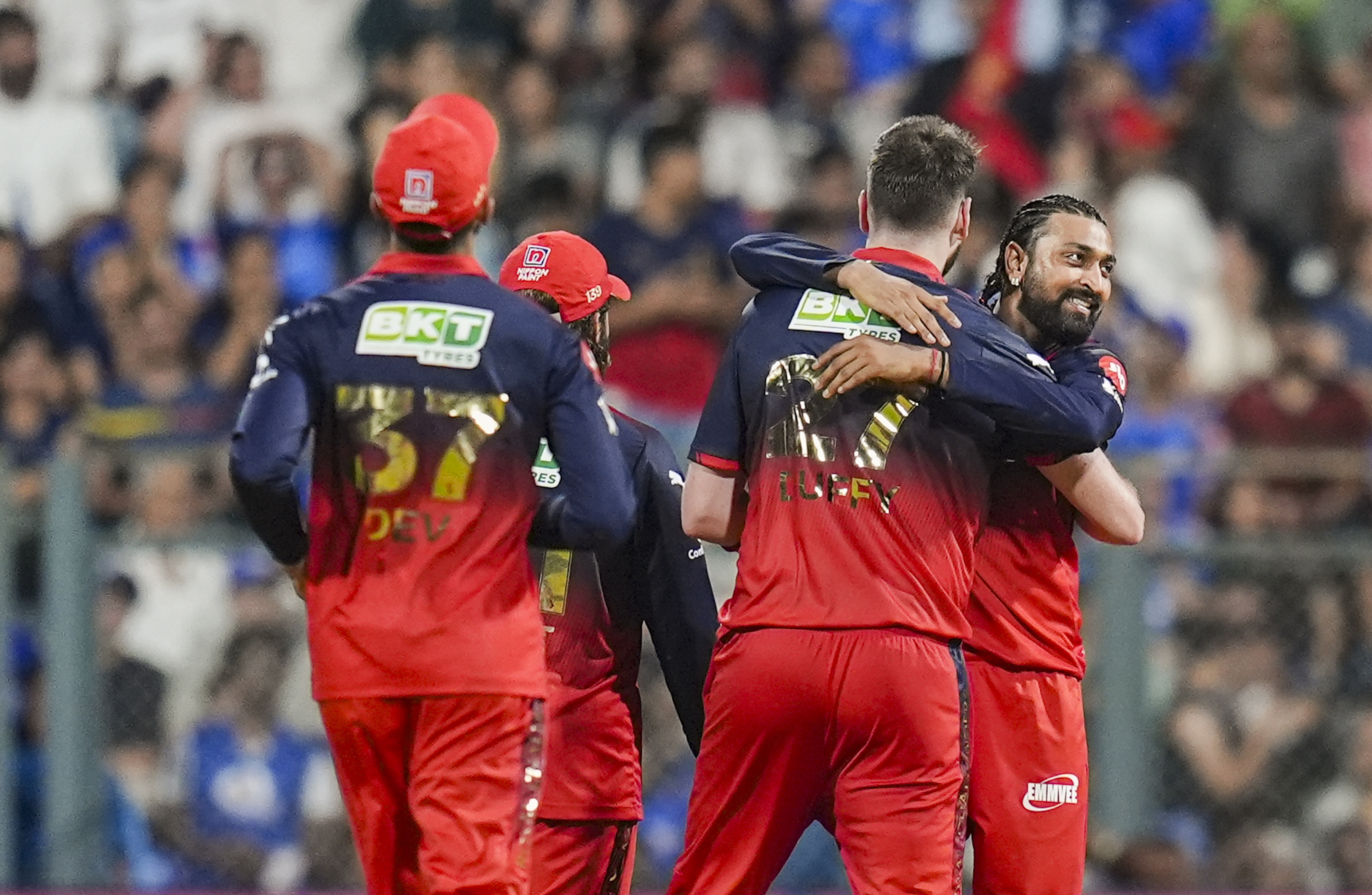 MI vs RCB LIVE Score, IPL 2026: जीत को ओर बेंगलुरु, मुंबई को 18 गेंद में चाहिए 75 रन