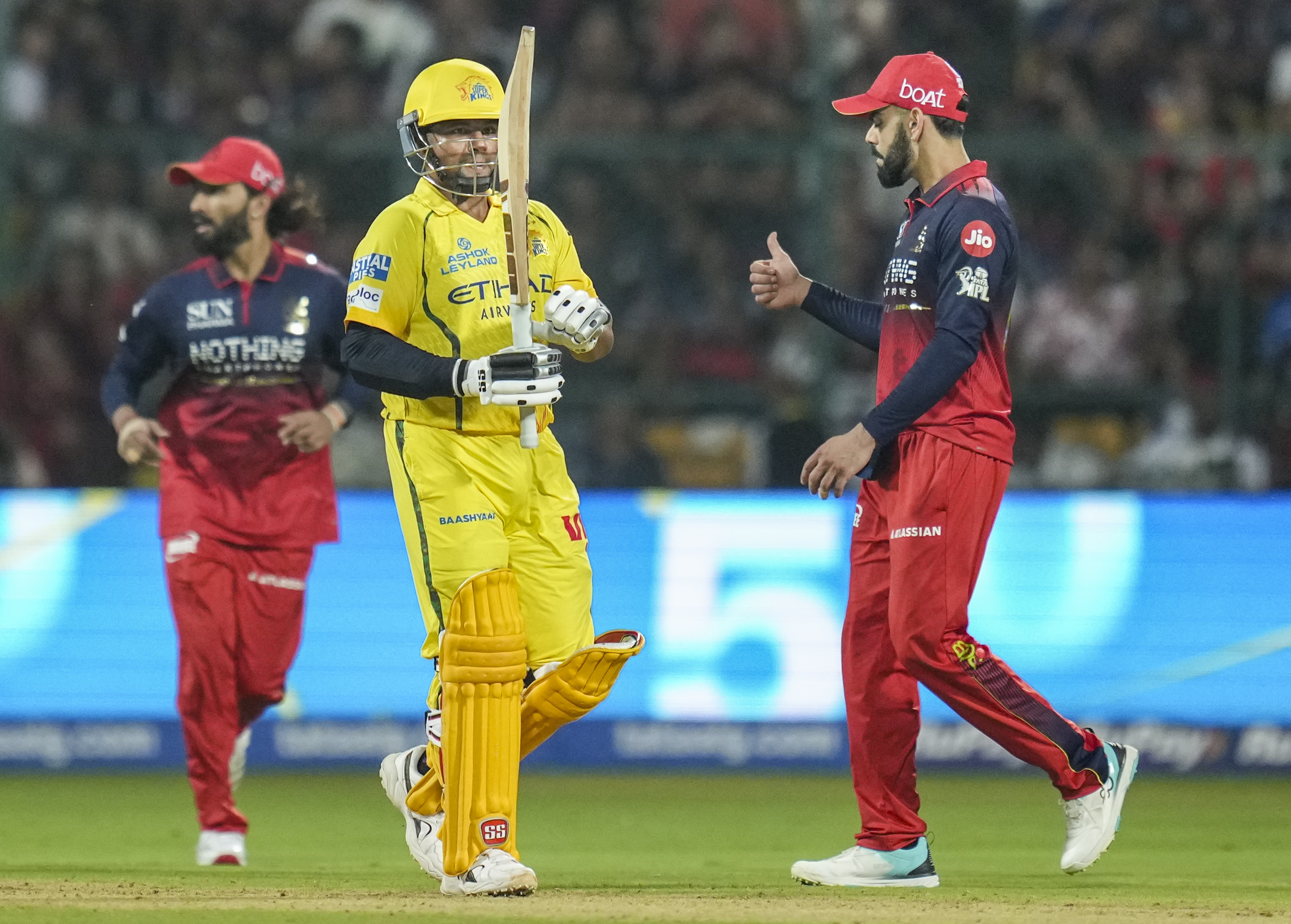 RCB vs CSK,&nbsp;IPL&nbsp;2026&nbsp;Live Score: सरफराज खान ने पावरप्ले में फिफ्टी ठोक रचा इतिहास, चेन्नई ने 84 पर गंवाए 5 विकेट