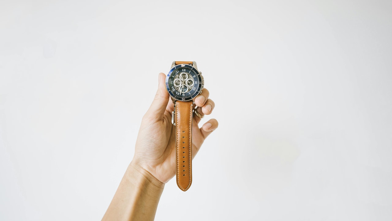 Stylish watches for women who like to keep their outfits sophisticated