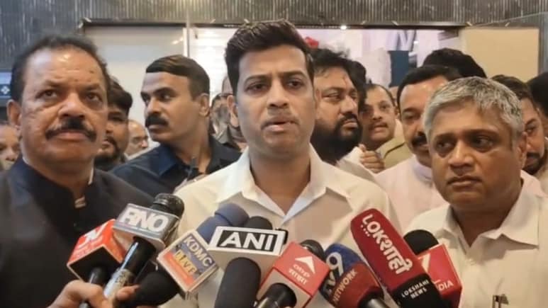 Shrikant Shinde: श्रीकांत शिंदेंचा काँग्रेसला टोला;बारामतीबाबत म्हणाले... कल्याणमधील बैठकीत नेमकं काय घडलं?