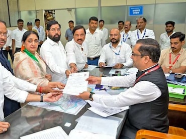 Baramati Assembly: बारामतीच्या मैदानात 53 उमेदवार! सुनेत्रा पवारांसमोर अपक्षांची मोठी फौज; पाहा ए टू झेड यादी