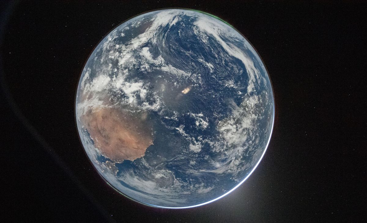 अद्भुत, अलौकिक... अंतरिक्ष से कुछ ऐसी दिखती है हमारी पृथ्वी, NASA के आर्टेमिस-II मिशन ने भेजी तस्वीरें