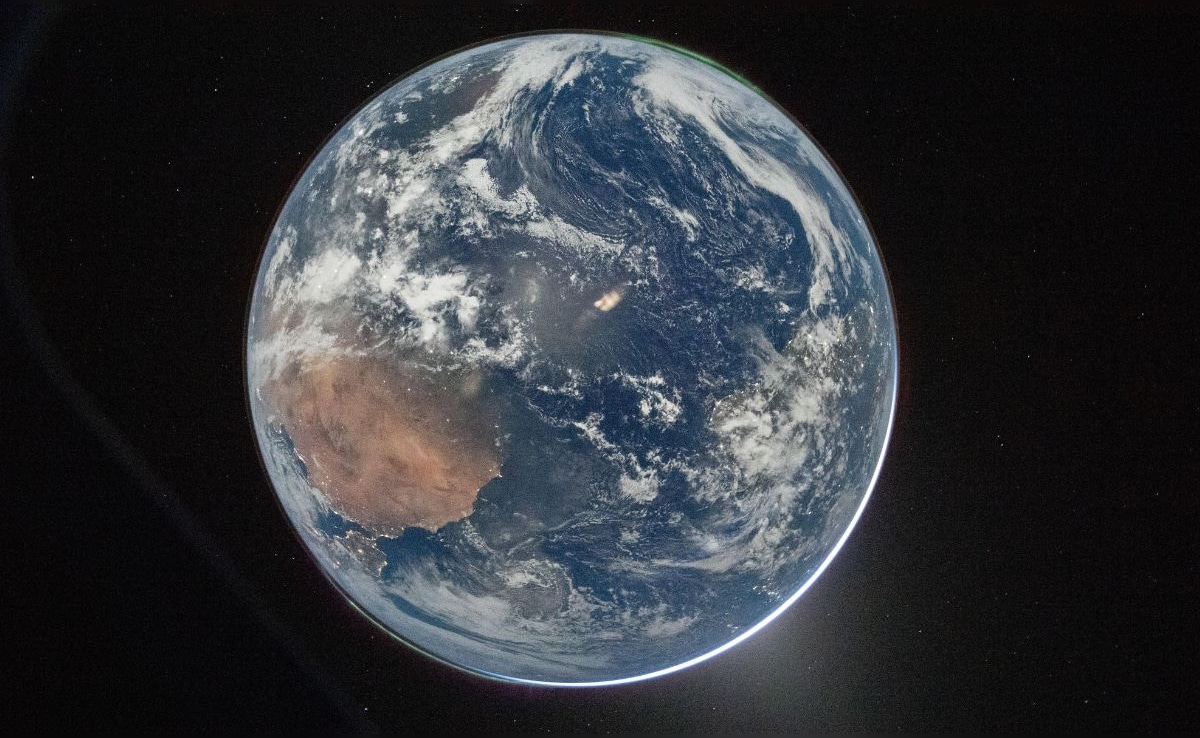 अद्भुत, अलौकिक... अंतरिक्ष से कुछ ऐसी दिखती है हमारी पृथ्वी, NASA के आर्टेमिस-II मिशन ने भेजी तस्वीरें