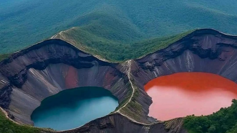 This Volcano In Indonesia Has 3 Lakes. Their Colours Keep Changing