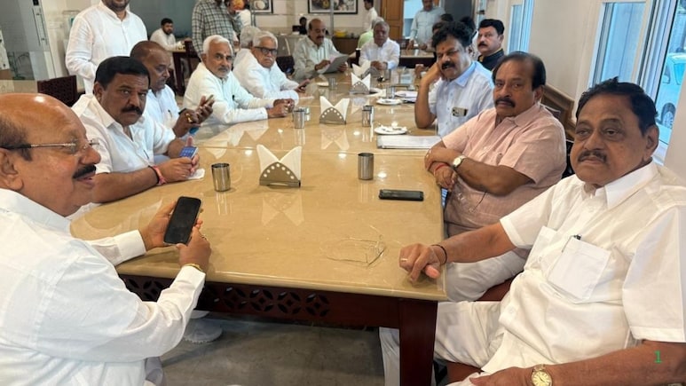 अयोध्या जाएगा कर्नाटक के असंतुष्ट कांग्रेस विधायकों का ग्रुप, कांग्रेस आलाकमान के लिए संदेश?