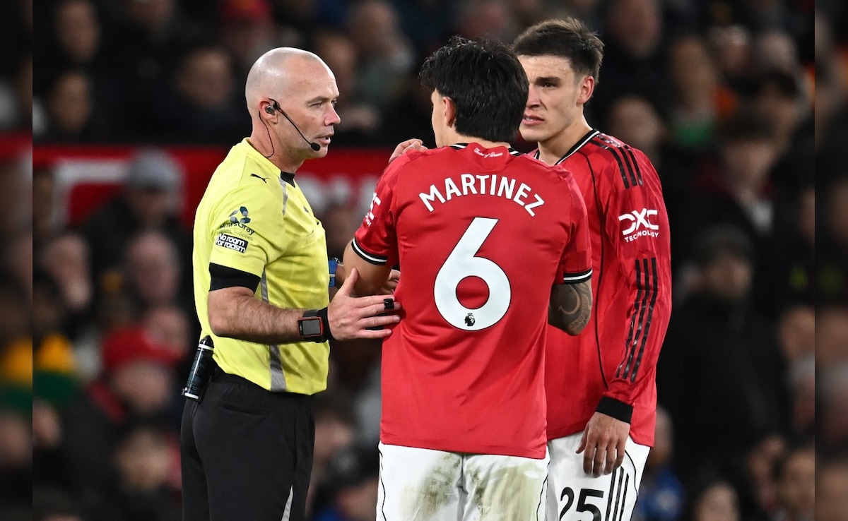 Michael Carrick Labels Lisandro Martinez Red Card As Worst Decision Ever