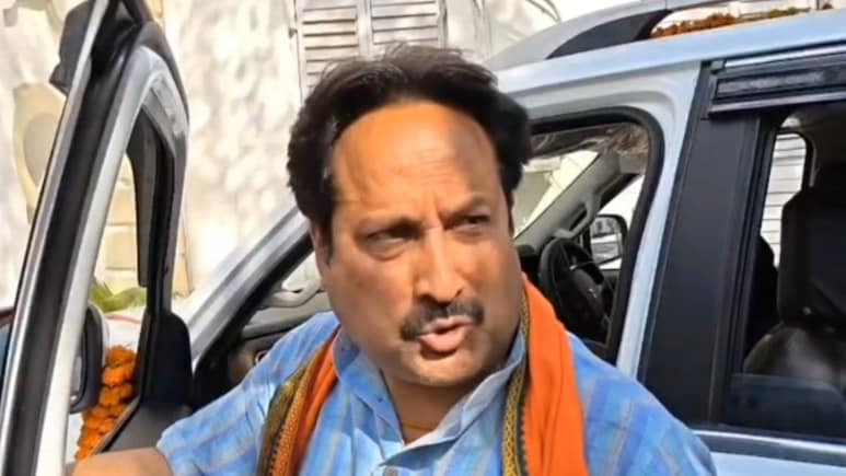 ब&zwj;िहार: "क्&zwj;या मैं आपको चुम्&zwj;मा लूंगा और प्&zwj;यार करूंगा, लव यू बोलूंगा", &nbsp;BJP विधायक का व&zwj;ीड&zwj;ियो वायरल&nbsp;