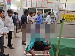 UP News: ट्रक ने युवकों को सड़क पर घसीटा, मांस घिसा... दिखने लगी हड्डियां, मौत; 8 किमी. दूर मिली बाइक