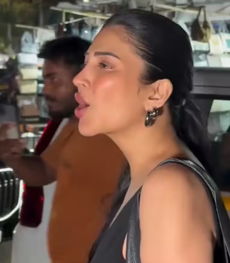 श्रुति हासन को पैपराजी ने कहा 'मम्मा' तो आग बबूला हुई एक्ट्रेस, पलट कर बोली- क्या बक रहे हो?