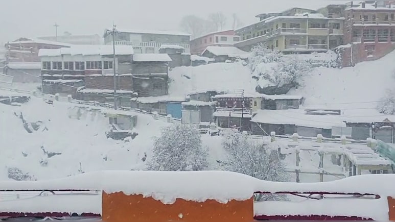 पहाड़ों में बेमौसम बारिश और बर्फबारी... क्यों बदल रहा है मौसम का पैटर्न, जानिए एक्सपर्ट्स की क्या है राय