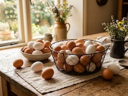 Is It Healthy To Eat Eggs Everyday? Here's What It Does To Your Body