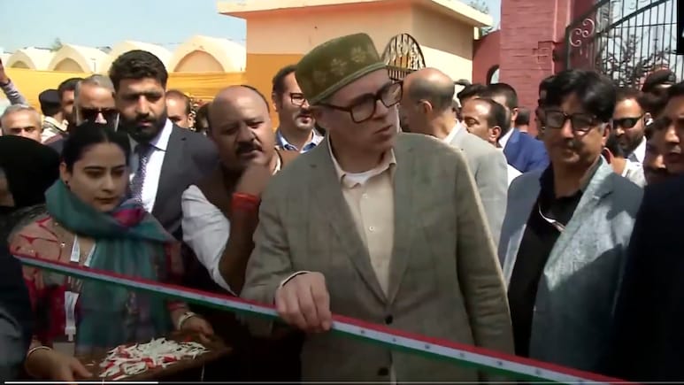 तिरंगे जैसा था रिबन, CM उमर अब्दुल्ला ने फीता काटने से ही कर दिया इनकार, VIDEO वायरल