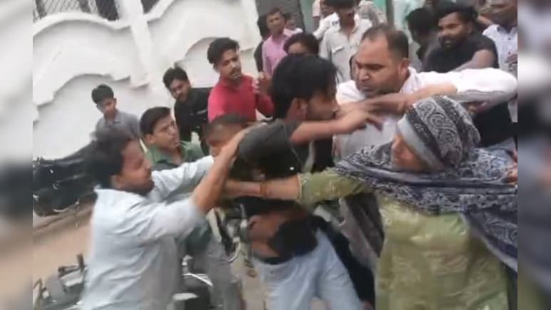 मां की अंत्येष्टि से लौट रहे थे परिजन, गांव के दबंगों ने कर दिया हमला&nbsp;