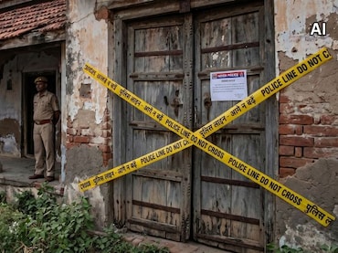 शादीशुदा प्रेमी जोड़े ने एक साथ फांसी लगाकर की आत्महत्या, घर से भागकर रह रहे थे साथ