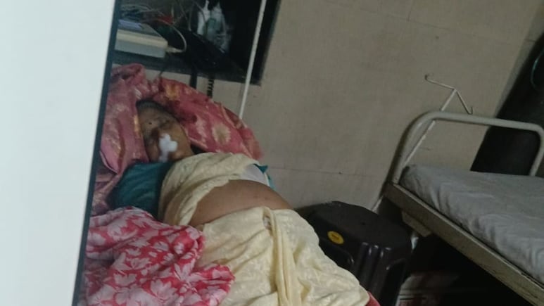 Kalyan News: कल्याणमध्ये रेल्वे प्रशासनाचा निर्ढावलेपणा! साडीच्या झोळीत आजींना नेले हॉस्पिटलमध्ये; अखेर...
