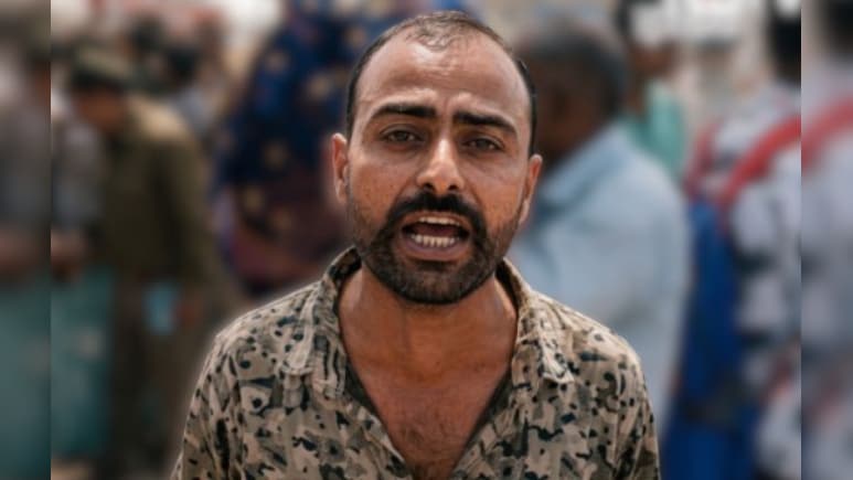 सूरत रेलवे स्टेशन पर भगदड़-लाठीचार्ज का मामला, प्रवासी नेता बोले- 15 लाख प्रवासियों के लिए सिर्फ 2&ndash;3 ट्रेनें