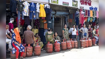 Govt Steps Up LPG Supply, Urges Calm Amid Hormuz Concerns