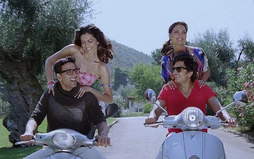 Akshay Kumar, Deepika Padukone, Lara Dutta and Riteish Deshmukh in Housefull