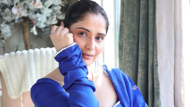 How <i>Bigg Boss 13's</i> Arti Singh Lost 5 kg In 20 Days Before Her Wedding By Just Eating <i>Lauki</i> For Dinner