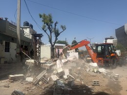 जयपुर में चला बुलडोजर&hellip; 20 करोड़ की सरकारी जमीन से हटाया कब्जा, 11 पक्के मकान भी ढहाए