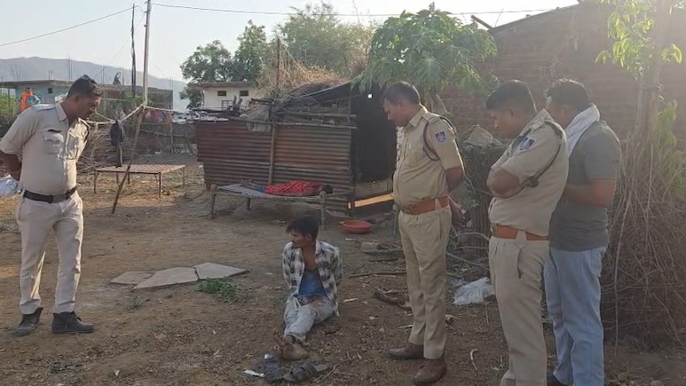 खंडवा : शराब व कपड़ों के लिए मना किया तो बेटे ने लट्ठ से पीटकर की मां की हत्या; आरोपी अरेस्ट, पुलिस जांच जारी