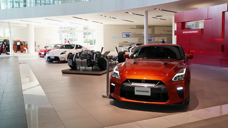 भारत में गाड़ियों की रिकॉर्ड सेल दर्ज़, एक साल में 46.43 लाख पैसेंजर और 2.17 करोड़ दोपहिया वाहनों की बिक्री