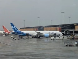 Centre Tells Airlines To Ensure Qualified Crew, Realistic Schedules Amid Fog