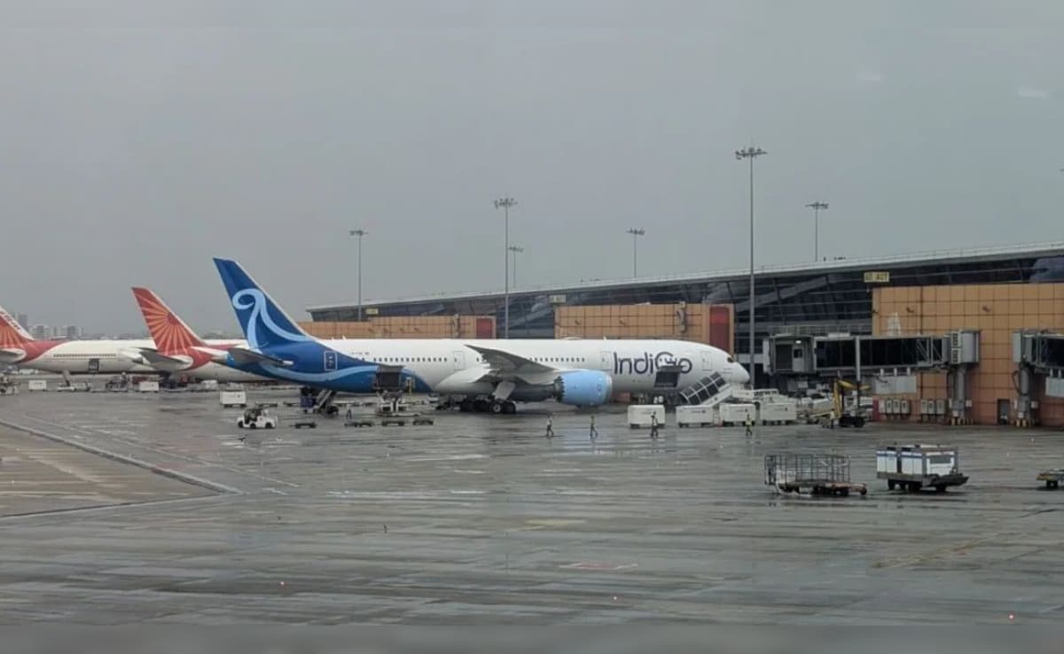 Delhi Airport Travel Advisory: खराब मौसम के कारण कई उड़ानें प्रभावित, IndiGo ने यात्रियों के लिए जारी किया अलर्ट