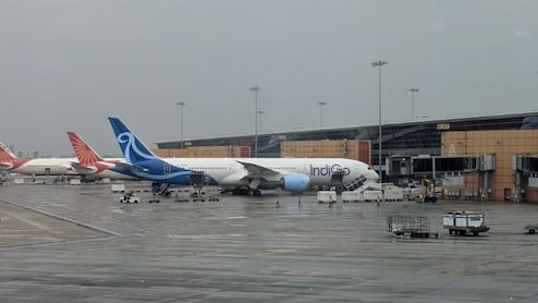 Delhi Airport Travel Advisory: खराब मौसम के कारण कई उड़ानें प्रभावित, IndiGo ने यात्रियों के लिए जारी किया अलर्ट