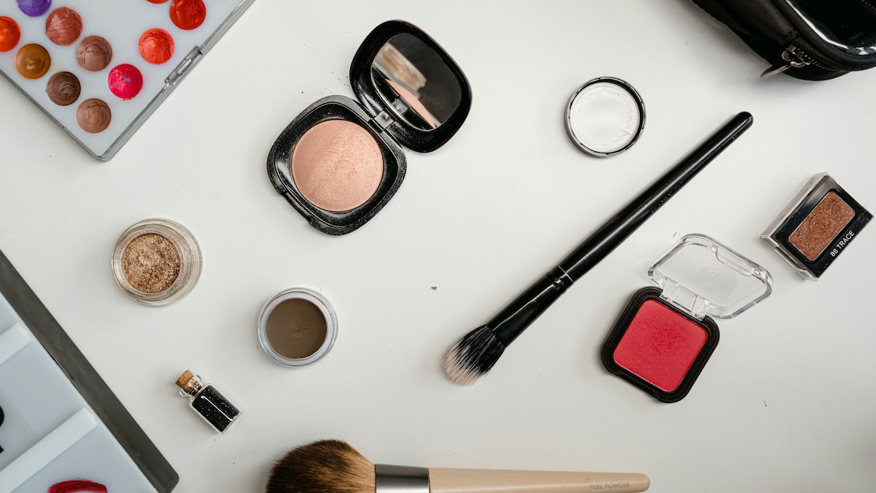 Makeup essentials you need to upgrade in every beginners vanity bag