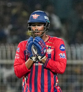 "<i>Khud Ki Zindagi Barbaad Kar Di, Bete Ko Baksh De</i>": Mukul Choudharys Father Shares Sacrifice Story