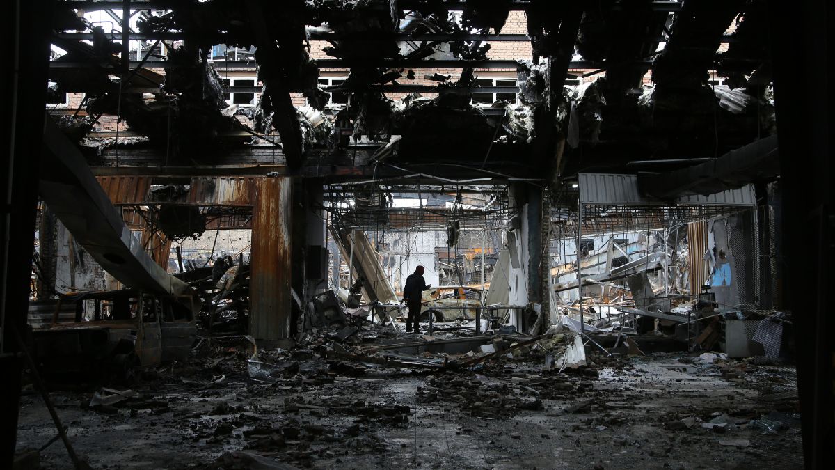 37 लाख नौकरियों पर खतरा, 18 सौ करोड़ का घाटा... ईरान जंग ने अरब देशों को कैसे धकेल दिया पीछे?