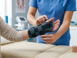 Carpal Tunnel Syndrome Relief: The 3-Minute Wrist Decompression Move For Desk Workers