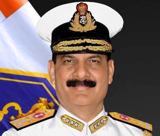 स्ट्रेट ऑफ होर्मुज के कारण क्षेत्र में गंभीर आर्थिक प्रभाव और ऊर्जा अस्थिरता उत्पन्न हुई है: नौसेना प्रमुख