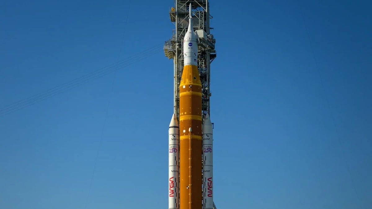 Artemis II Launch: जानें NASA के SLS रॉकेट की ताकत, जिससे आज शुरू होगा नया Moon मिशन