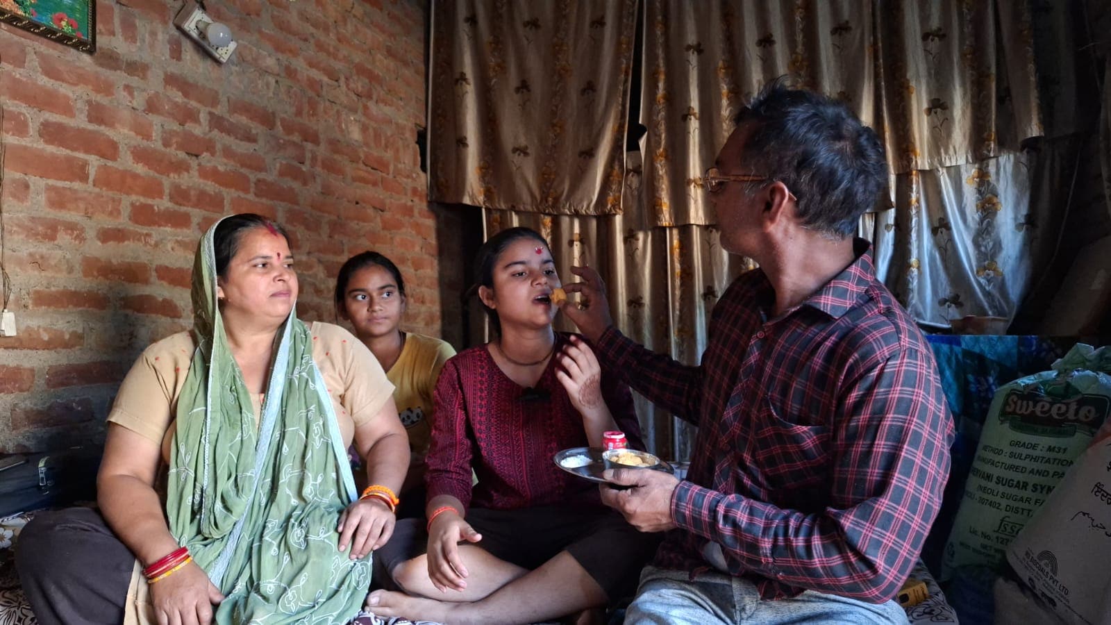 Farmer Daughter Mansi Ganga Silences Critics by Topping UP Board in Mainpuri