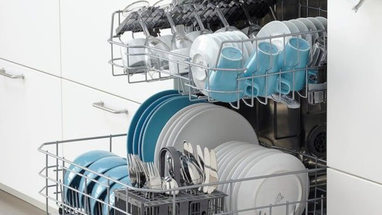 Dishwasher Vs Greasy Utensils: What Actually Works In Everyday Kitchens Dishwasher Vs Greasy Utensils: What Actually Works In Everyday Kitchens