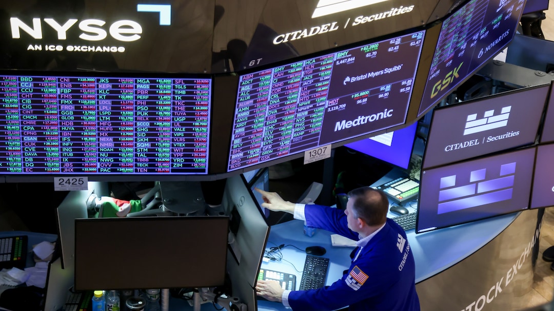 Asian Stocks Rise On Iran Deal Hopes, Oil Falls: Markets Wrap