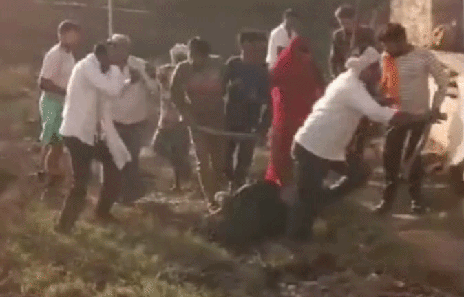 पानी की पाइपलाइन को लेकर विवाद, दबंगों ने परिवार पर बरसाईं लाठियां, महिला समेत चार घायल