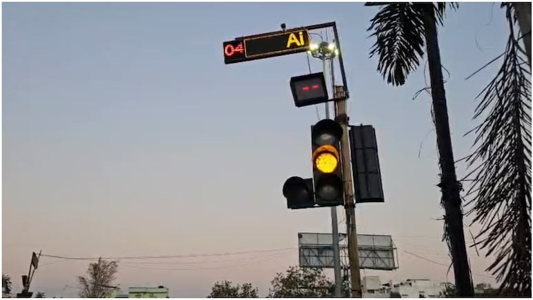 उदयपुर के इस चौराहे पर लगा राजस्थान का पहला AI ट्रैफिक सिग्नल, अब गाड़ियों की लाइन देखकर खुद बदलेगी लाइट