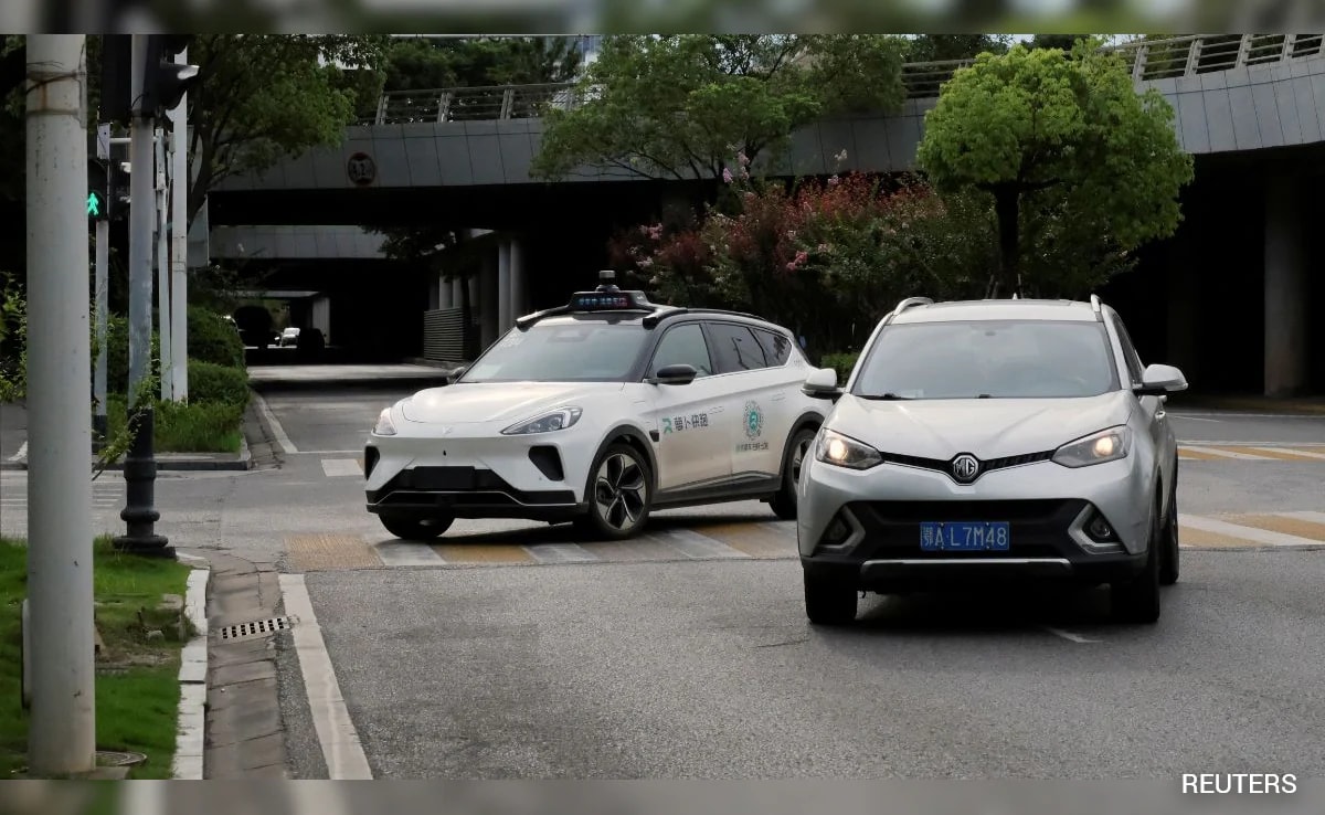 Passengers Stranded In Moving Traffic After Robotaxi Outage In China's Wuhan